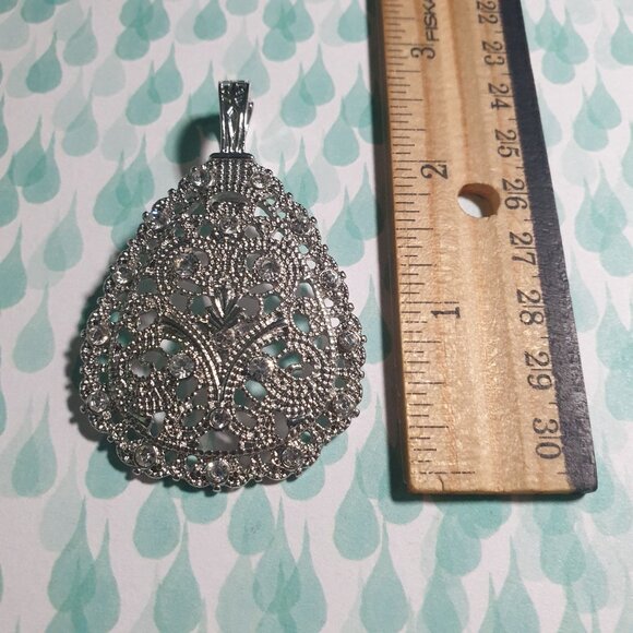 Vintage Silver Tone Filigree Teardrop Pendant Rhinestone Formal Bling Flip Bale - Picture 2 of 3